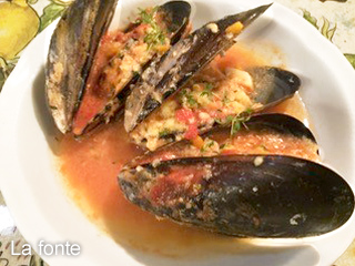 ムール貝のリピエ－ノ　トマト風味